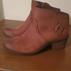 Teva Foxy waterproof leather bootie 7.5